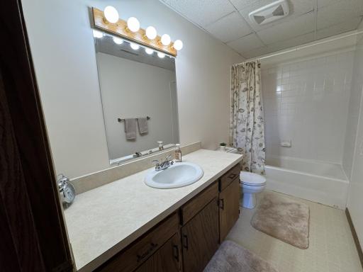 1540 Falcon Drive, Fairmont, MN 56031