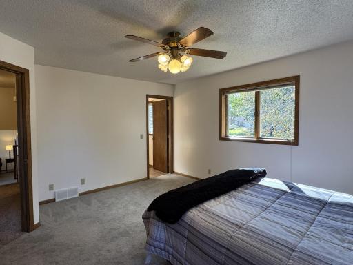 1540 Falcon Drive, Fairmont, MN 56031