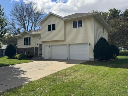 1540 Falcon Drive, Fairmont, MN 56031