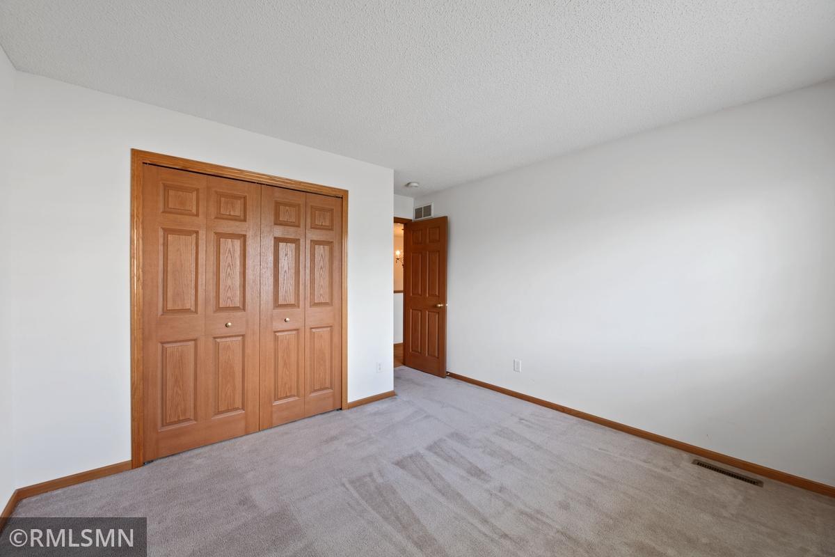 08 UPPER BEDROOM 2_2.jpg