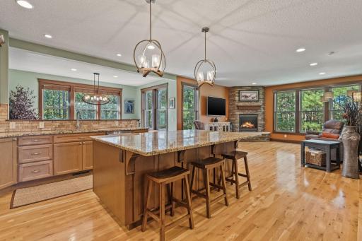 Absolutely ideal kitchen layout with sweet finishes.