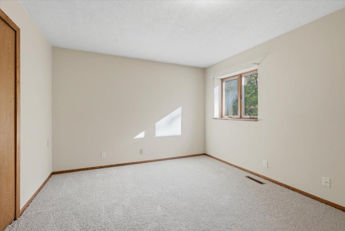 09-Bed 1.jpg