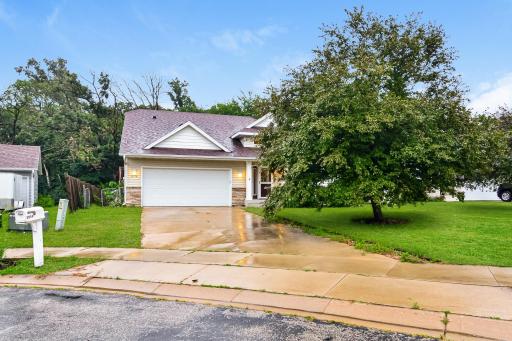 1054 Falcon Road SE, Rochester, MN 55904