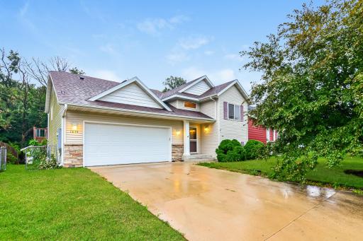 1054 Falcon Road SE, Rochester, MN 55904