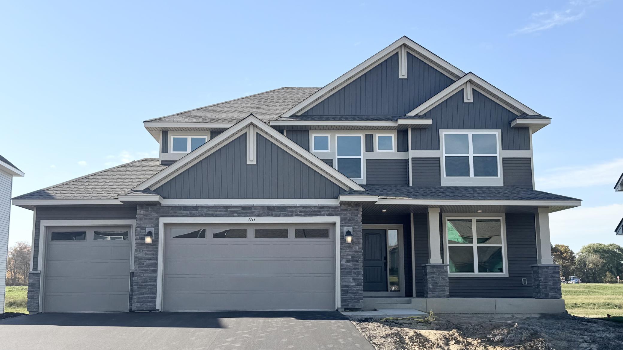 Welcome to 653 Sierra Pkwy! (Photo is of the actual home.)