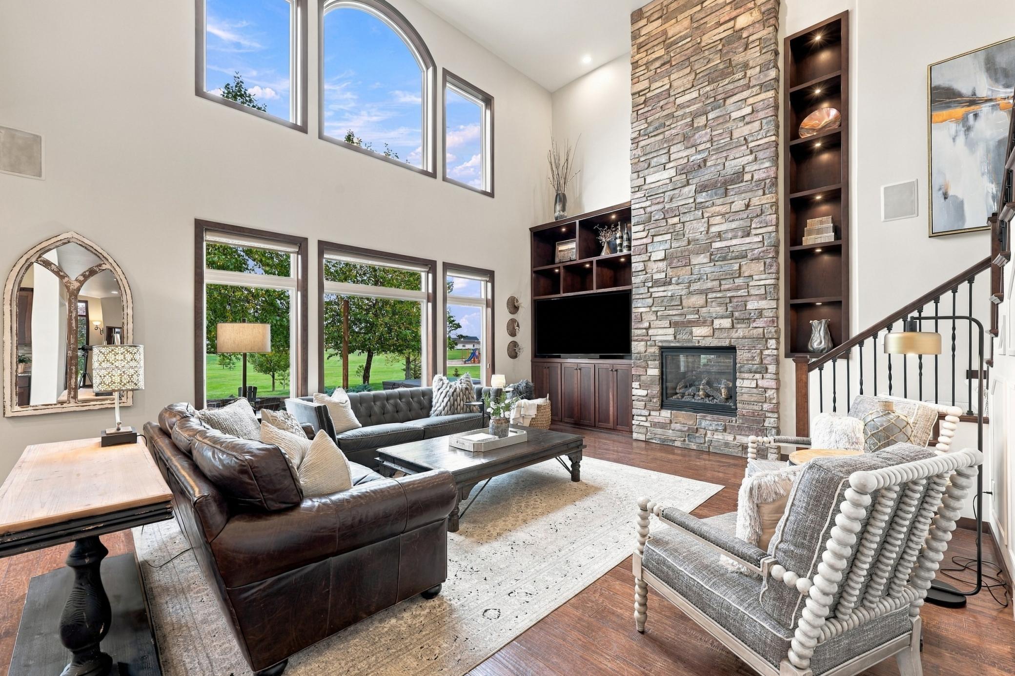 Great Room with 20 ft ceiling