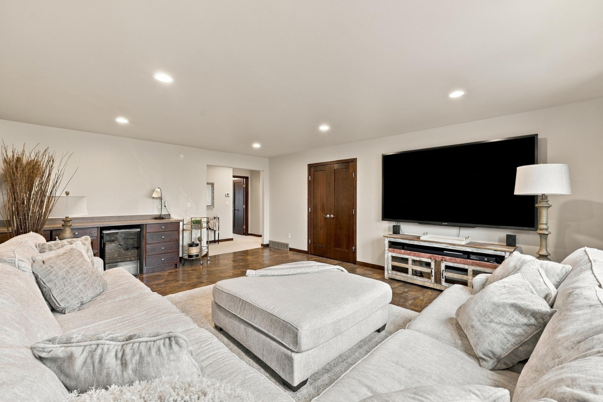 Bonus Room with dry bar