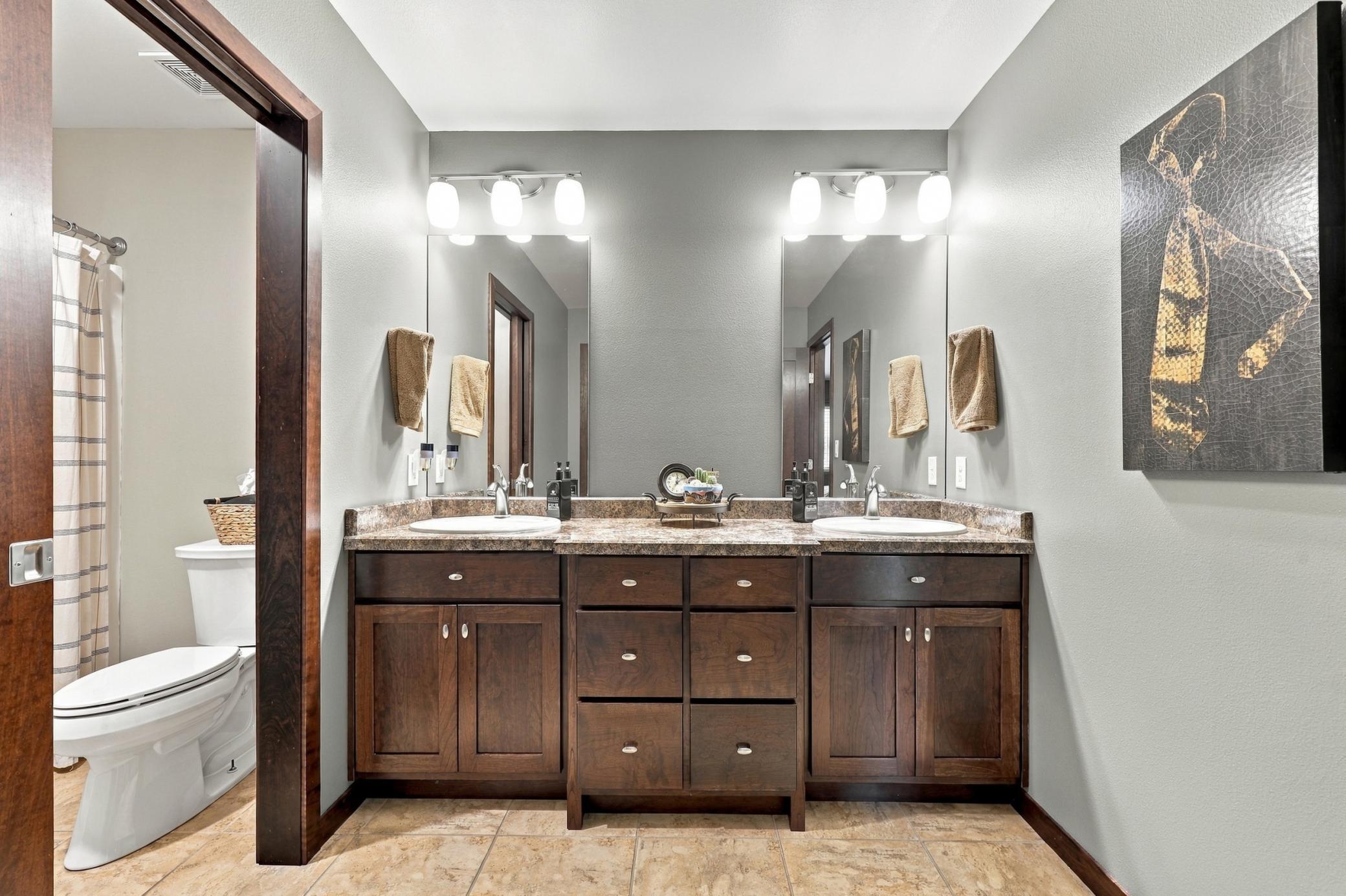Full Jack & Jill bath with private toilet/shower area