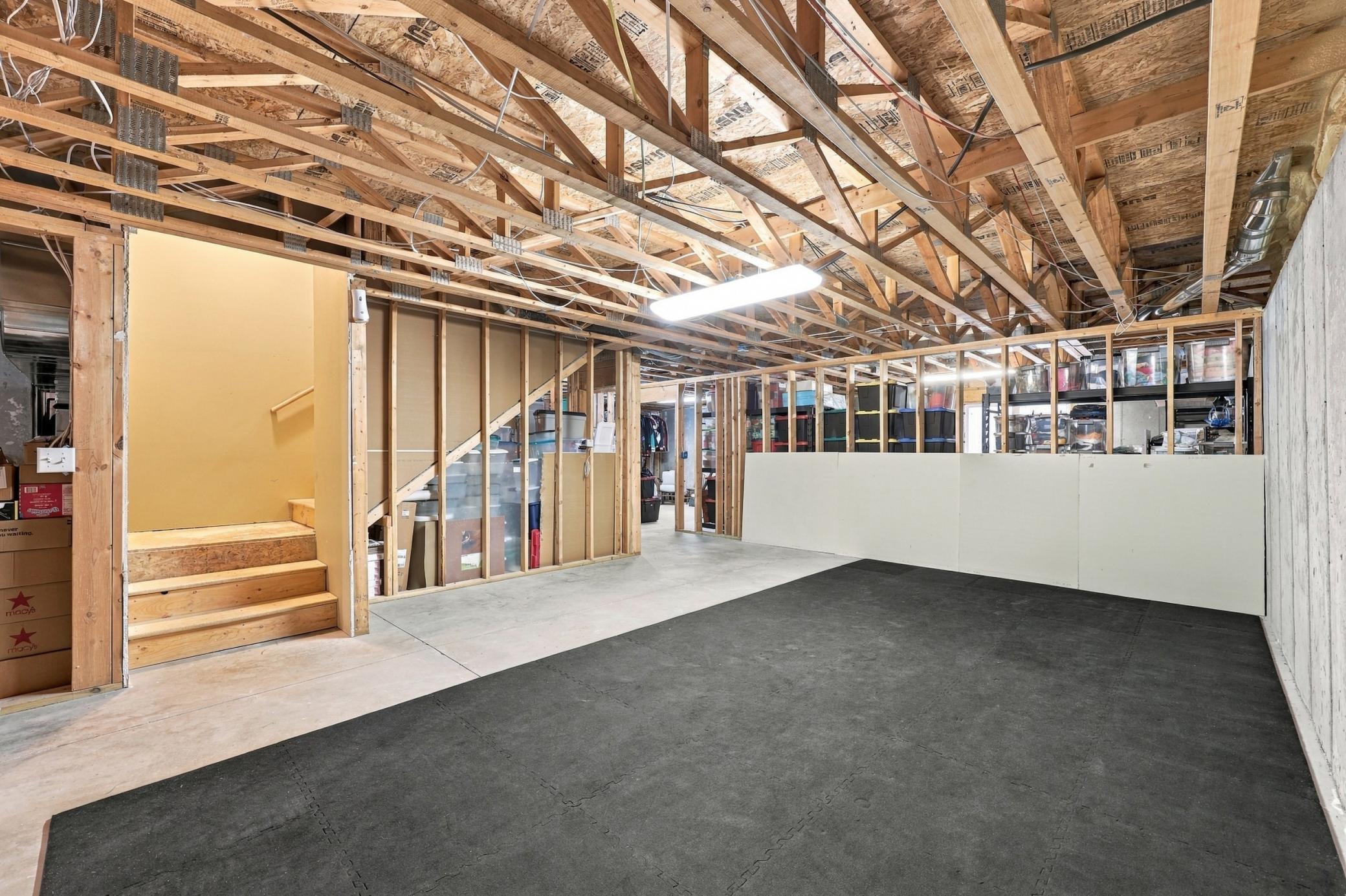 Unfinished basement = 2,500+ sf of space to customize to your preference!