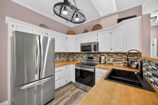 1935 Cabernet Lane NW, Rochester, MN 55901