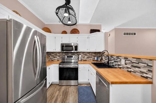 1935 Cabernet Lane NW, Rochester, MN 55901