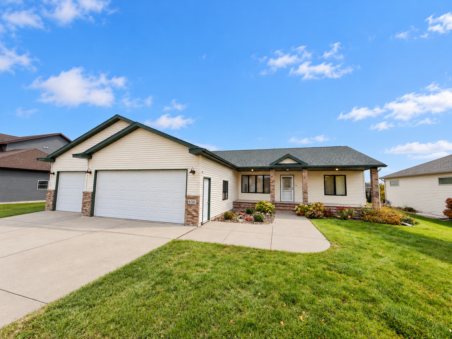 656 Westminster Drive, Moorhead, MN 56560
