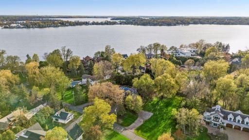 2308 Huntington Point Road E, Wayzata, MN 55391