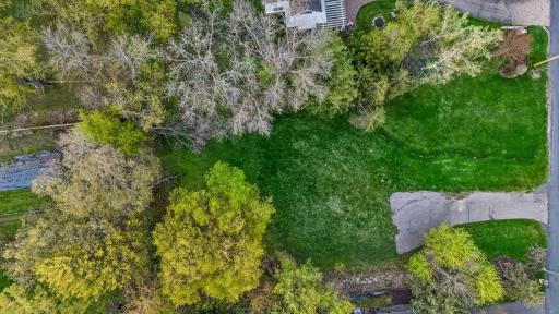 2308 Huntington Point Road E, Wayzata, MN 55391