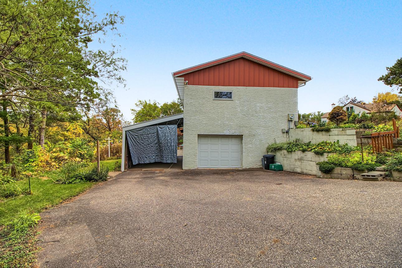 Tuck under 2nd garage and car port