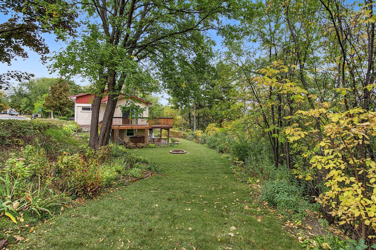 Beautiful lot and neighborhood