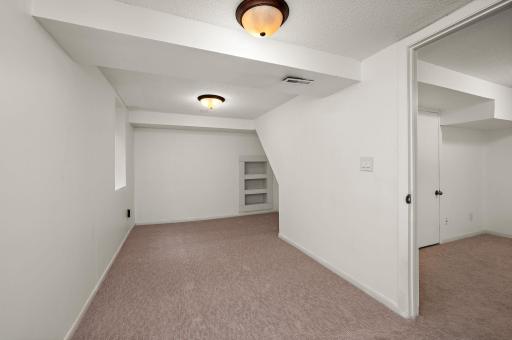 2745 Hampshire Avenue S, Saint Louis Park, MN 55426