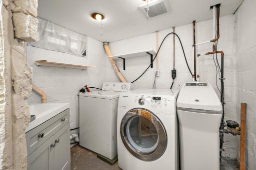 2745 Hampshire Avenue S, Saint Louis Park, MN 55426