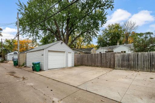 2745 Hampshire Avenue S, Saint Louis Park, MN 55426