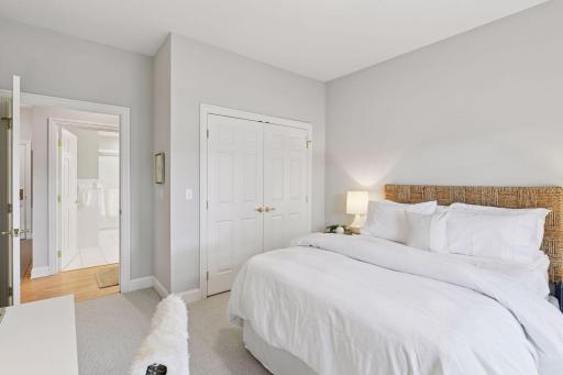 5000 Halifax Avenue S, 107, Edina, MN 55424