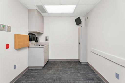 44 4th Street S, Fargo, ND 58103