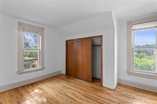 1827-1829 Saint Anthony Avenue, Saint Paul, MN 55104