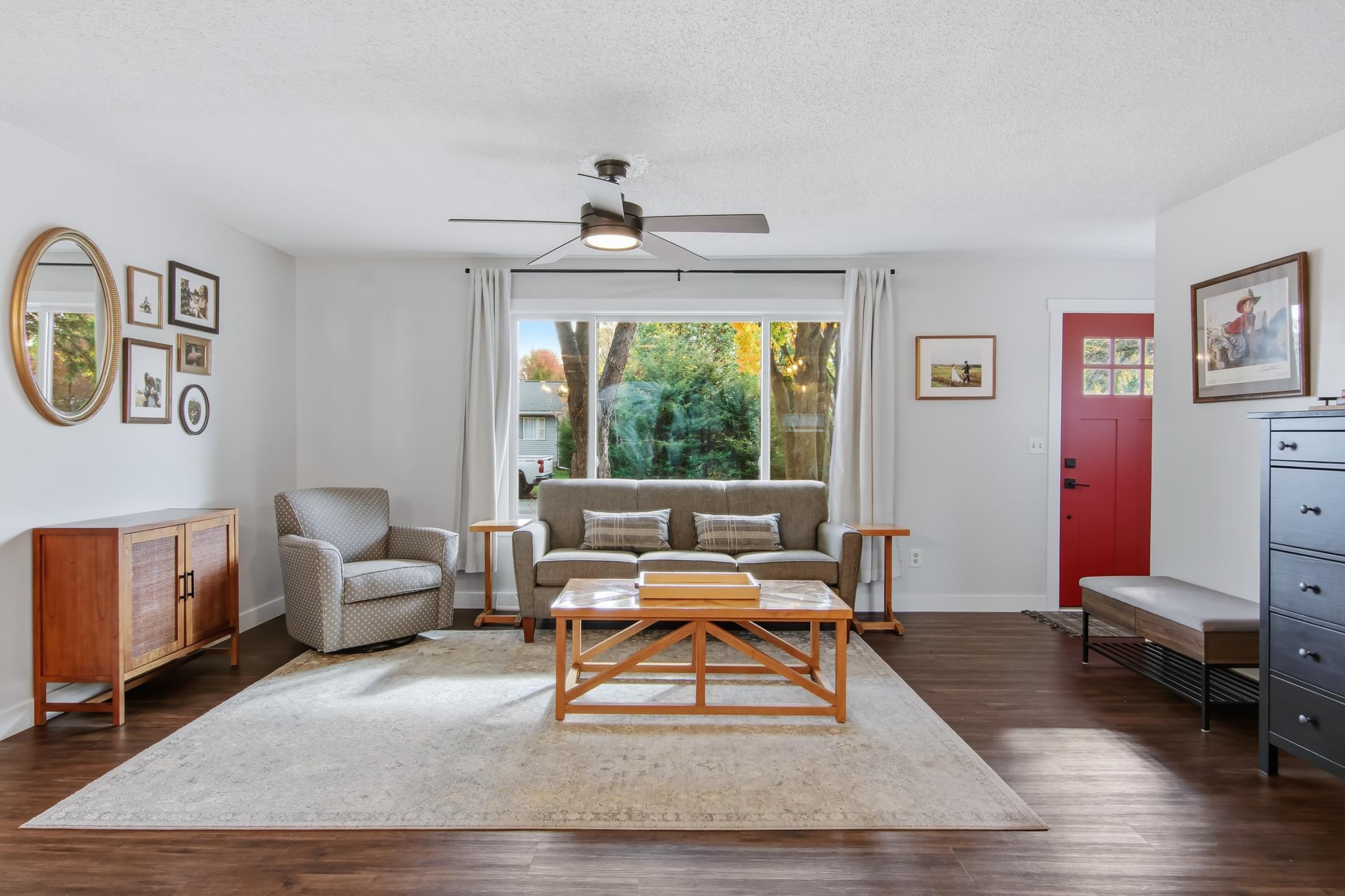 02-LivingRoom-2-jpg.jpg