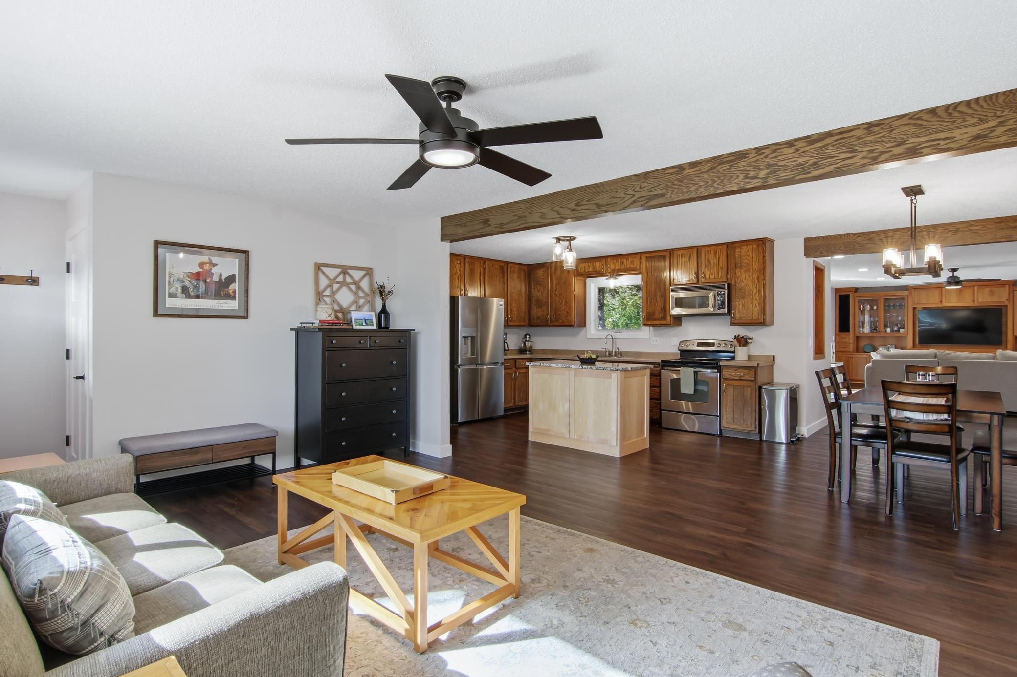 02-LivingRoom-3-jpg.jpg