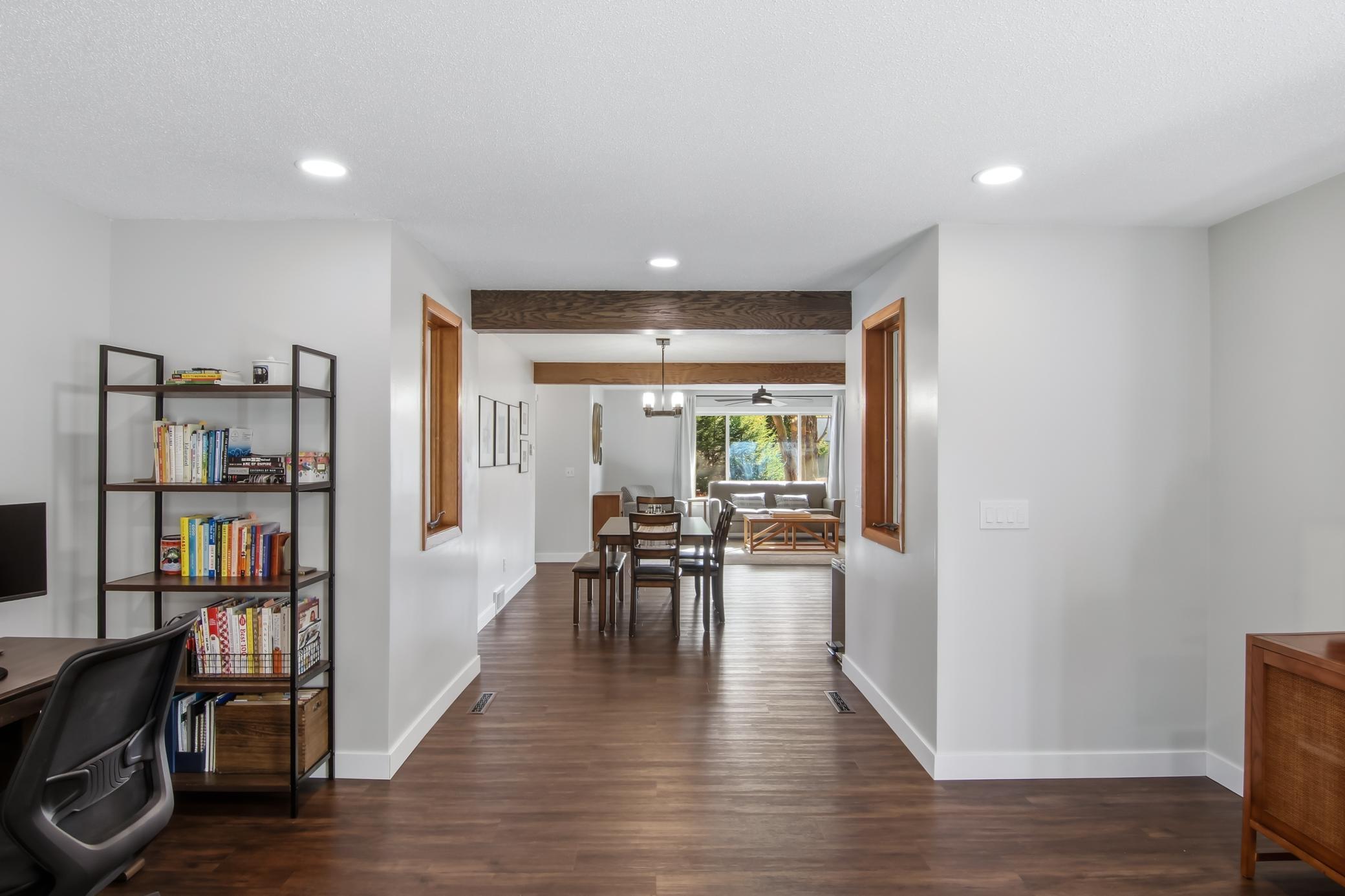 02-LivingRoom-7-jpg.jpg