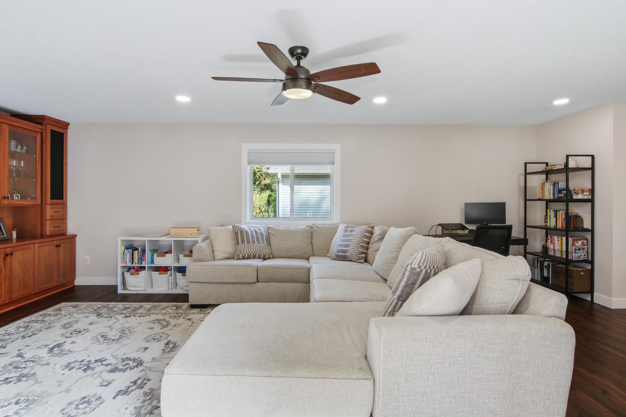 02-LivingRoom-6-jpg.jpg