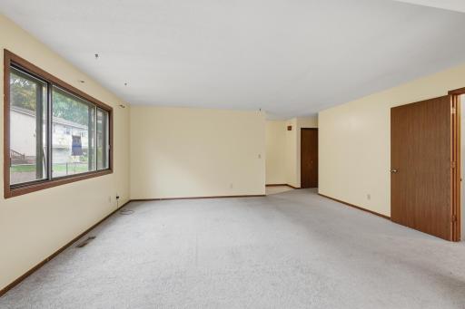 326 Morningside Circle, Saint Paul, MN 55119