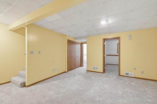 326 Morningside Circle, Saint Paul, MN 55119