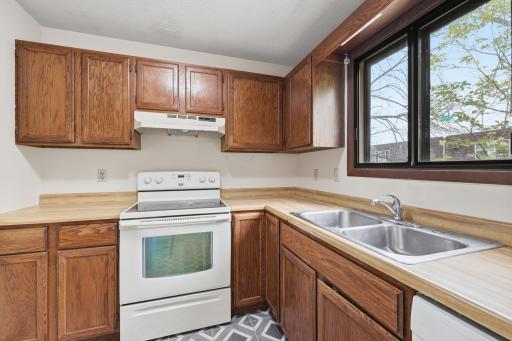 326 Morningside Circle, Saint Paul, MN 55119