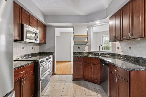 1640 Rose Hill Circle, Saint Paul, MN 55108
