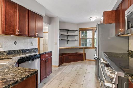 1640 Rose Hill Circle, Saint Paul, MN 55108