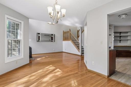 1640 Rose Hill Circle, Saint Paul, MN 55108