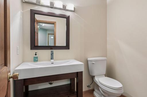 1640 Rose Hill Circle, Saint Paul, MN 55108