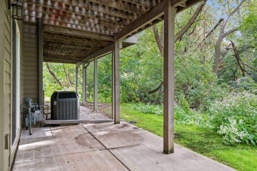 1640 Rose Hill Circle, Saint Paul, MN 55108