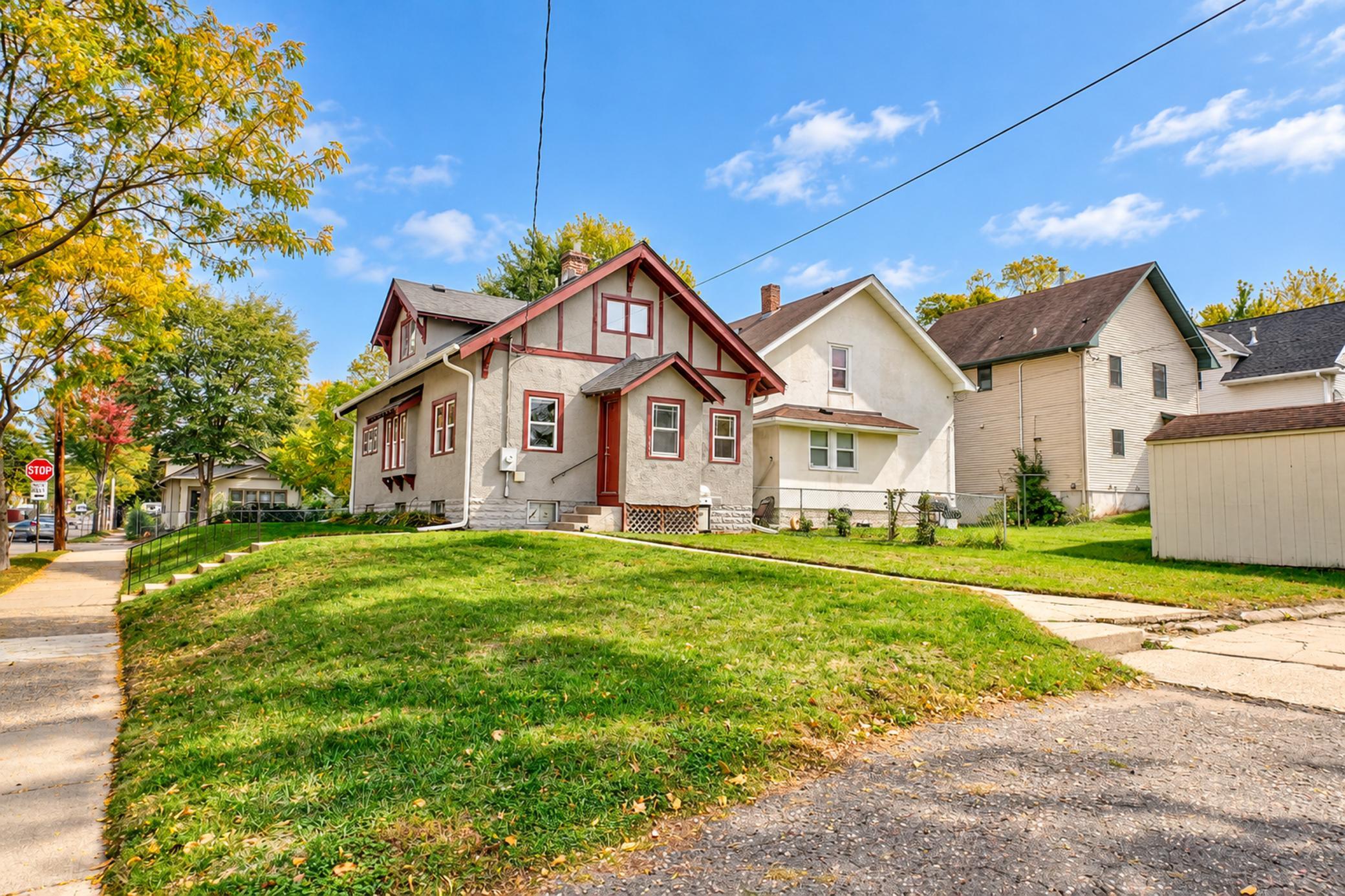 1355 Upton Avenue North-19.jpg