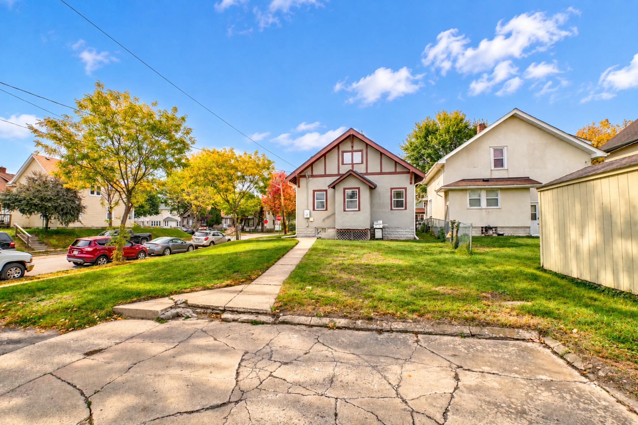 1355 Upton Avenue North-22.jpg