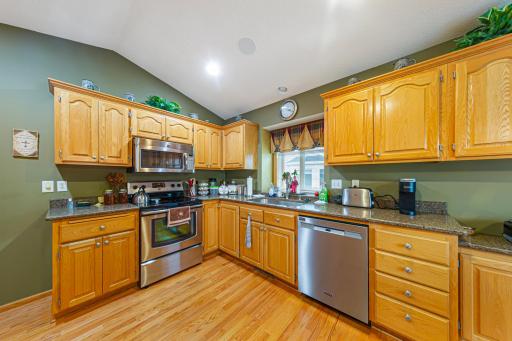 616 Obrien Parkway, Belle Plaine, MN 56011