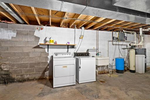 213 North Cloquet Road, Duluth, MN 55810