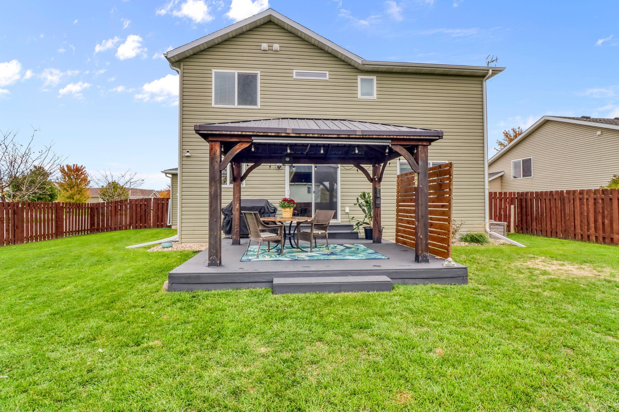 Backyard1_2-3264.JPG