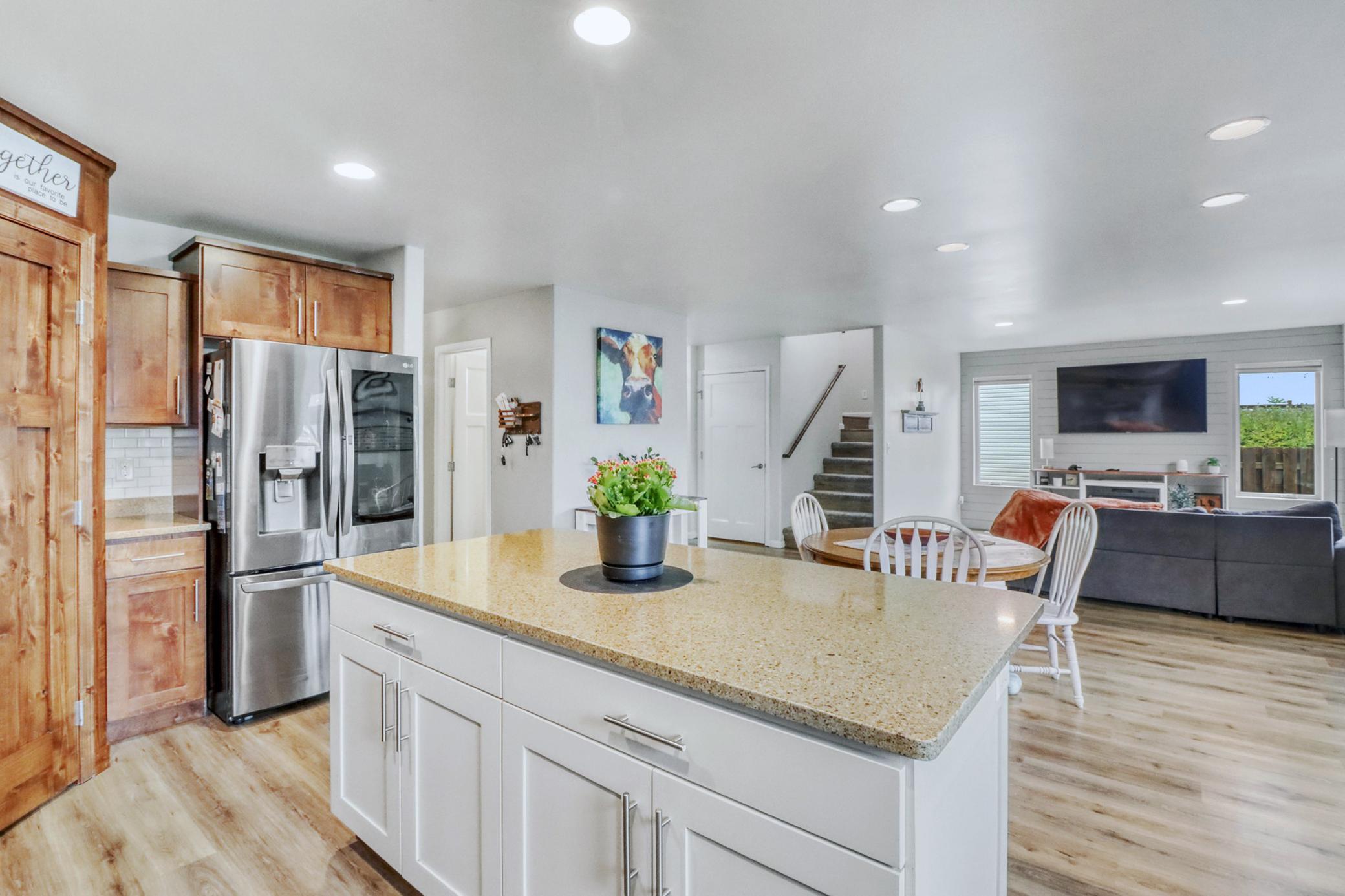 Kitchen1_7-3264.JPG