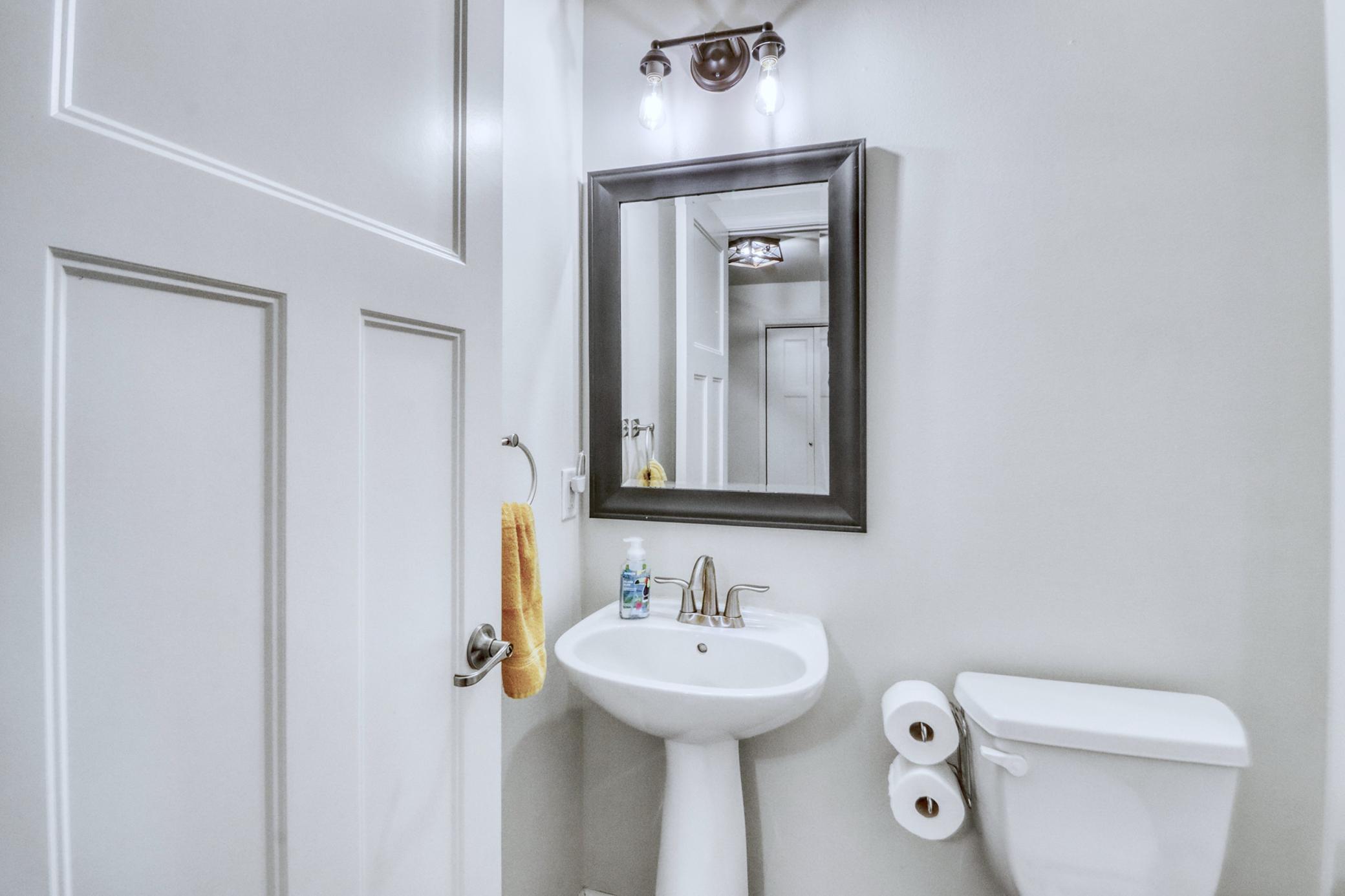 Half-bath1_1-3264.JPG