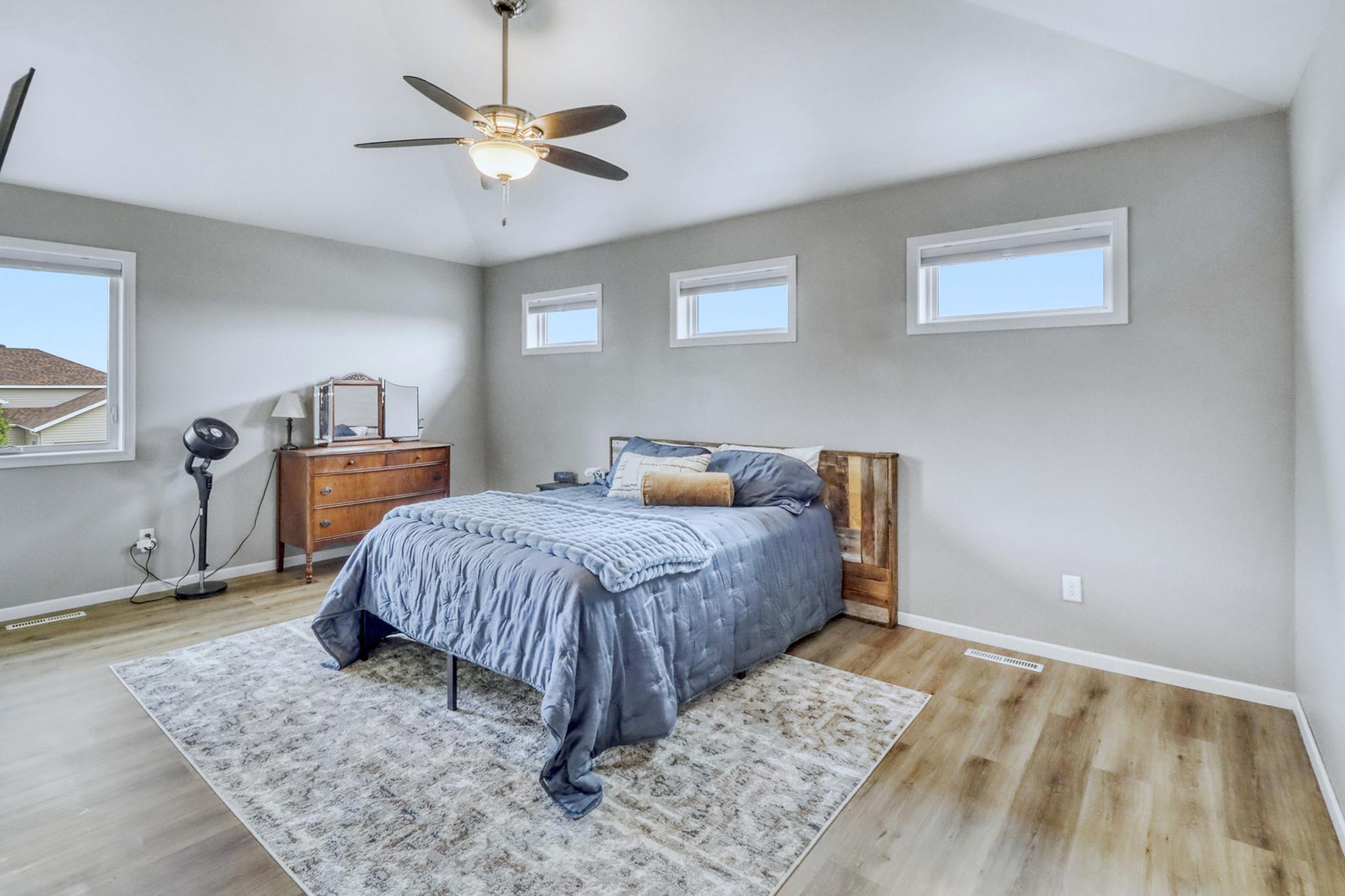 Primary Bedroom1_1-3264.JPG