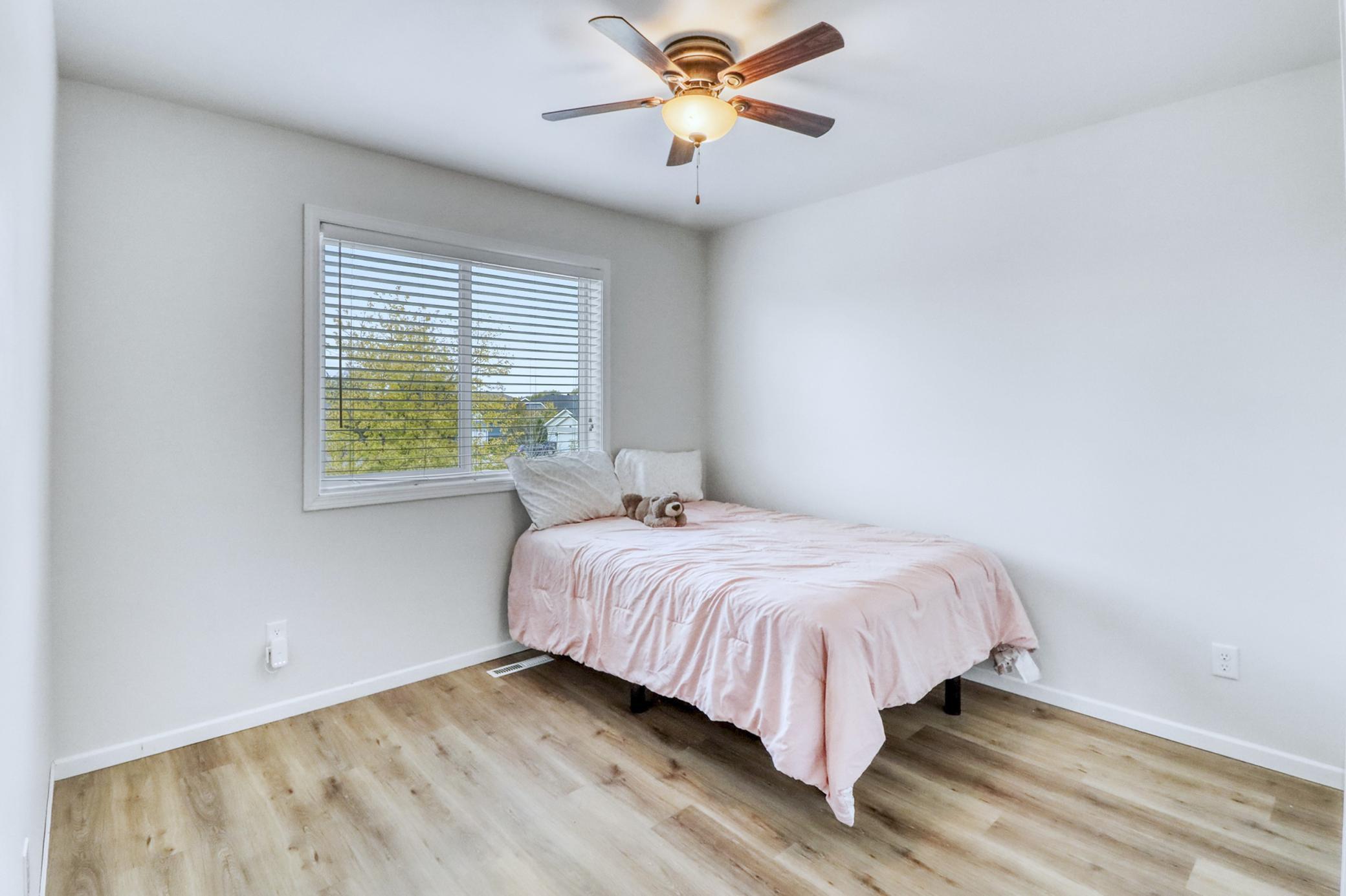 Upstairs Bedroom1_1-3264.JPG