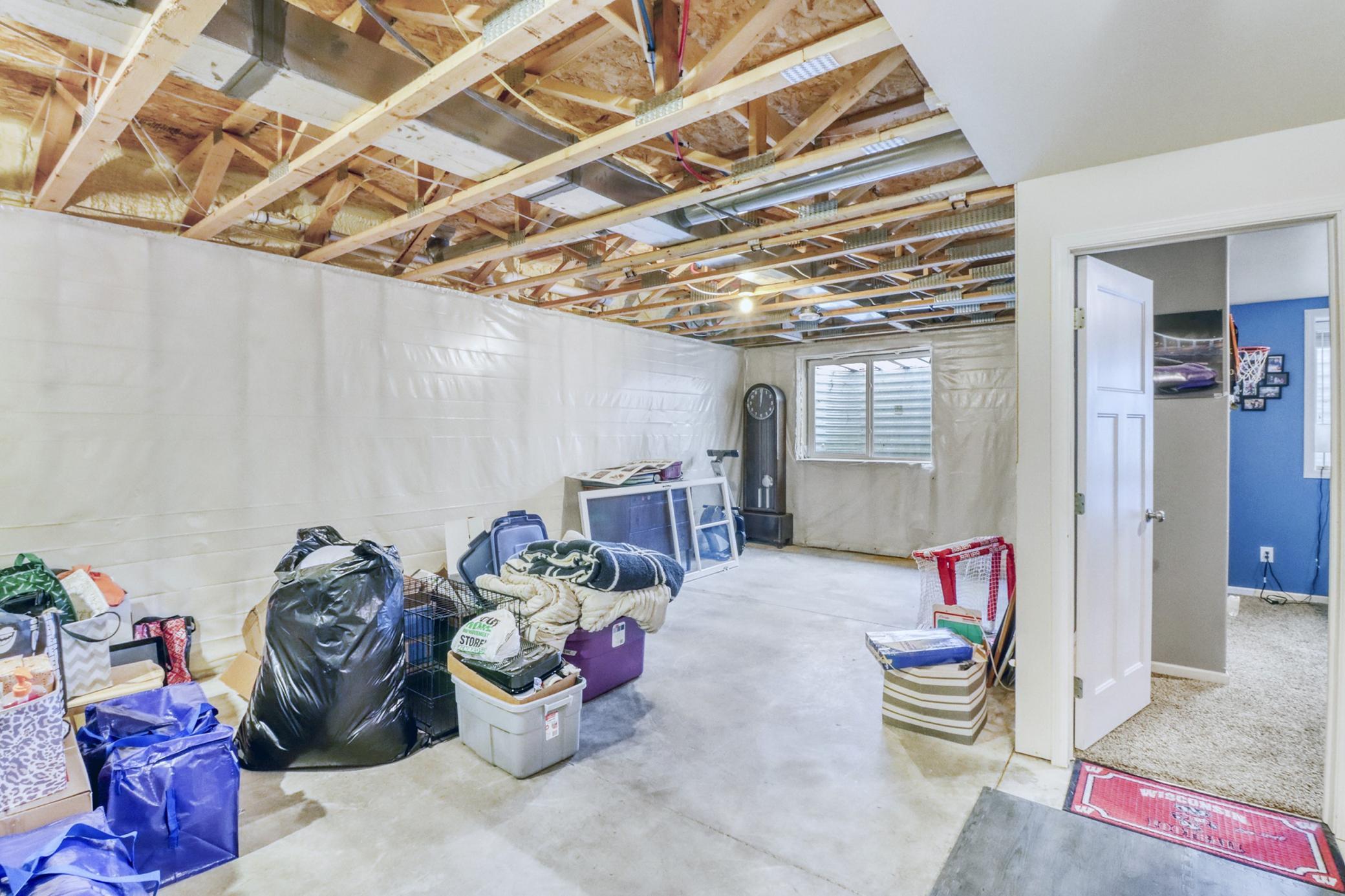 Basement1_1-3264.JPG