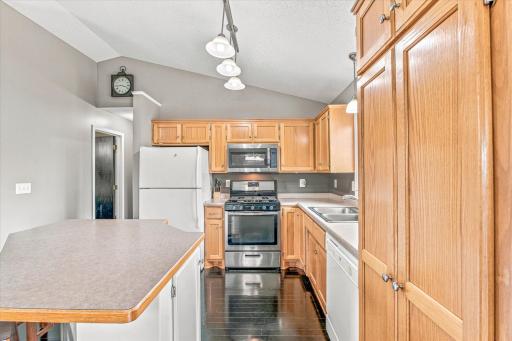 1655 10th Avenue SE, Cambridge, MN 55008