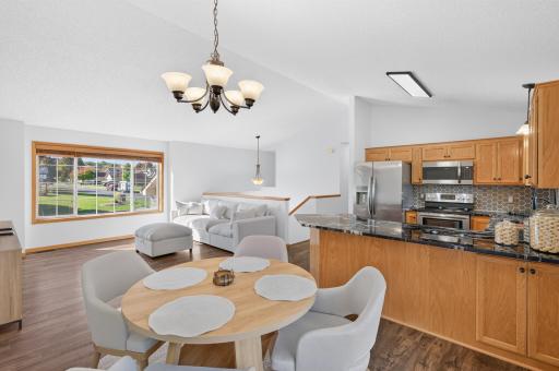 911 Cobblestone Lane, Belle Plaine, MN 56011
